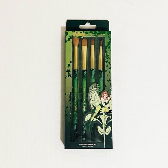 Revolution × DC Poison Ivy Brush Set - Picture 2 of 6